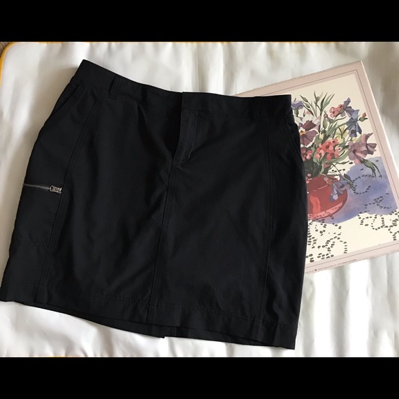 Athleta Pants - ATHLETA skort, black, sz 12 with side pocket, euc